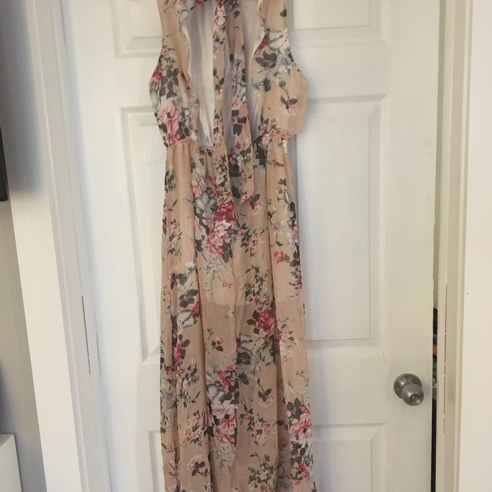 Halter dress - Picture 2 of 3